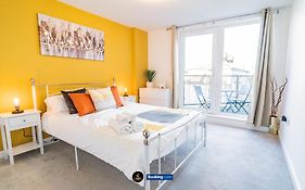 Spacious 2 Bedroom Apt By Ls2G Short Lets & Serviced Accommodation Greater London With Free Wifi